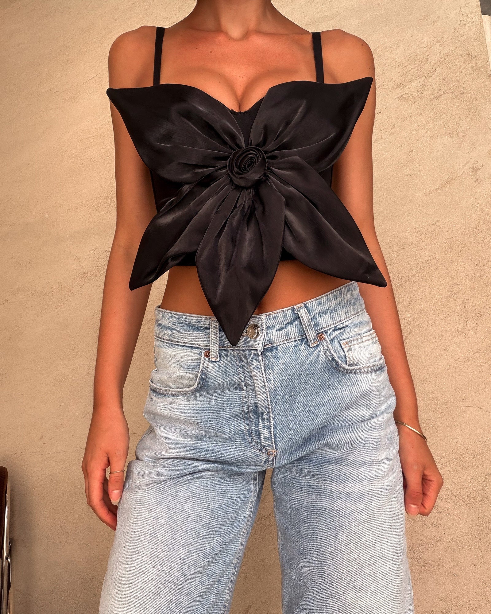 Orquídea | Top con detalle floral