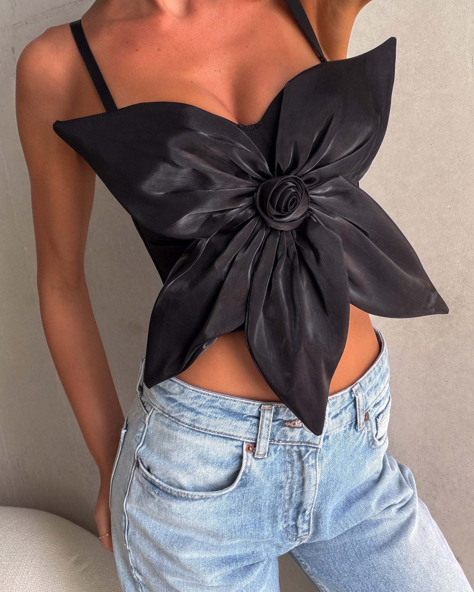 Orquídea | Top con detalle floral