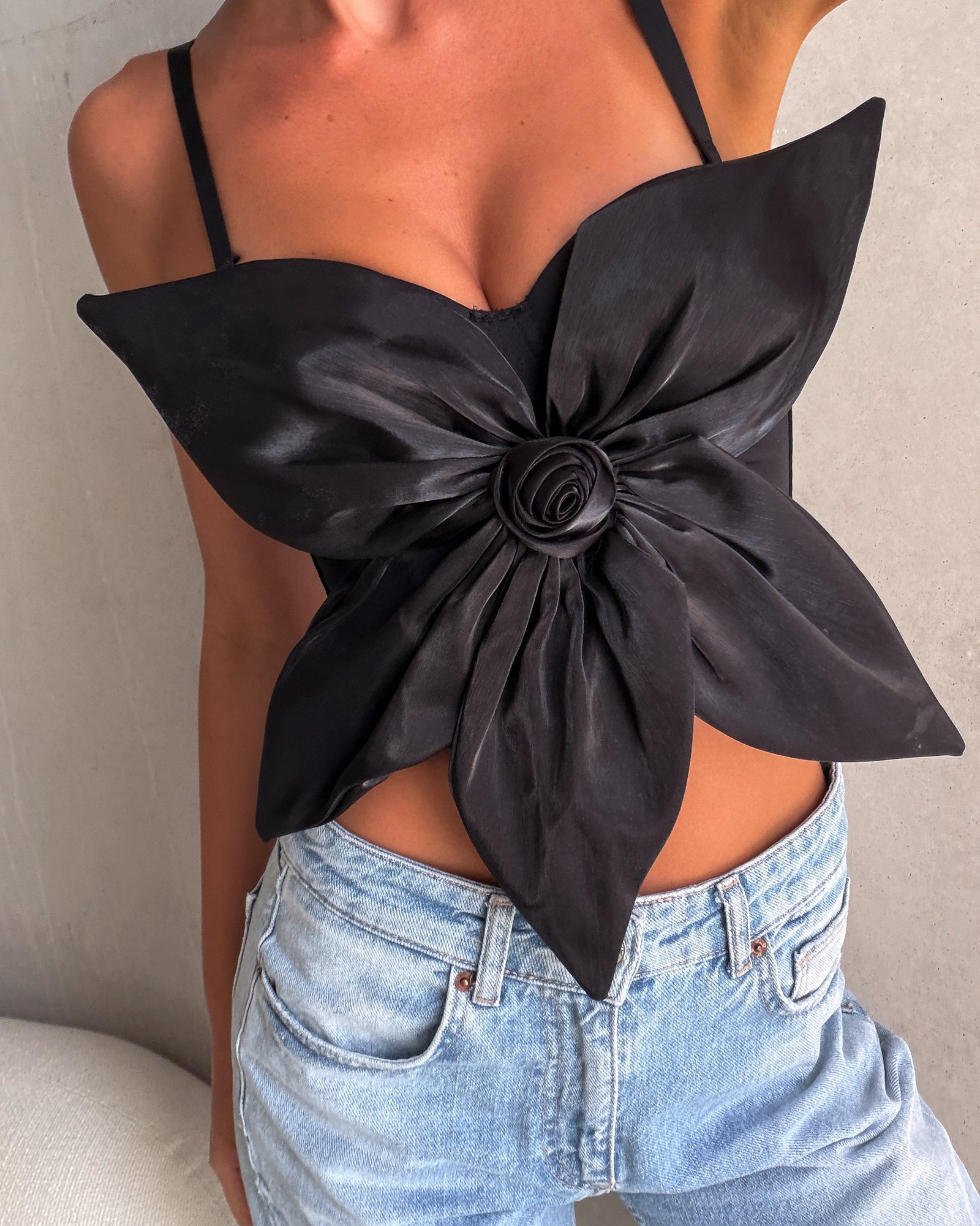 Orquídea | Top con detalle floral